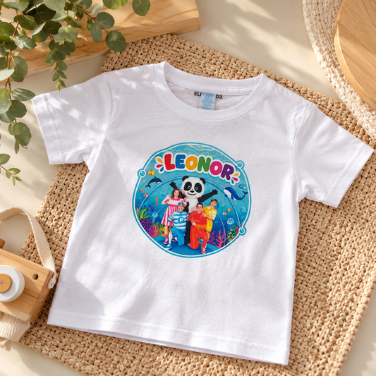 T-shirt personalizada com tema especial + nome
