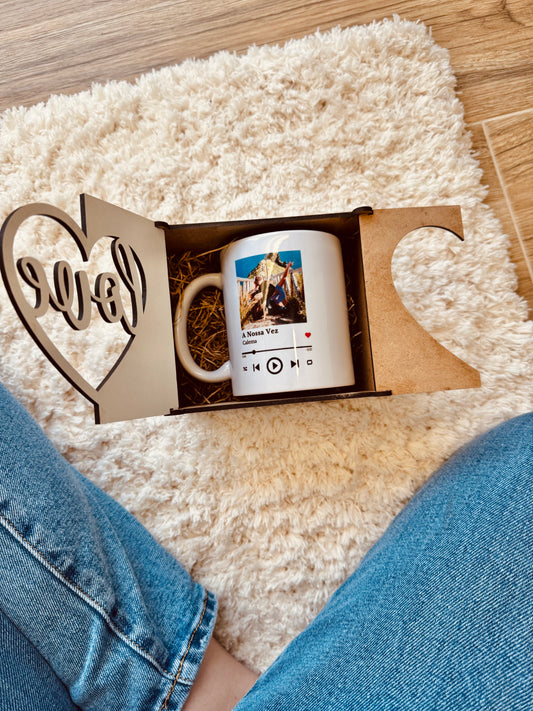 Caixa “love” com caneca