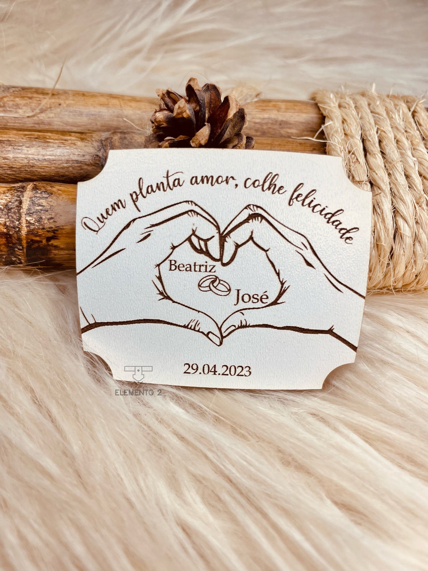 Lembrança íman Casamento “mãos em forma de coração”